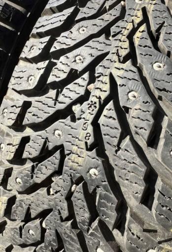 Nokian Tyres Hakkapeliitta 9 225/55 R17