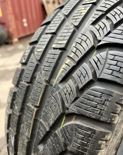 Pirelli Winter Sottozero 210 Serie II 205/65 R17