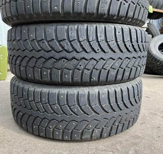 Bridgestone Blizzak Spike-01 225/60 R17