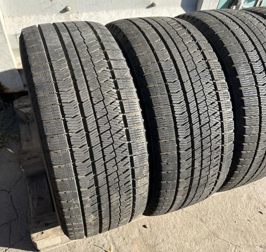 Bridgestone Blizzak VRX2 245/50 R18