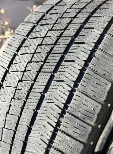 Bridgestone Blizzak VRX2 245/45 R19