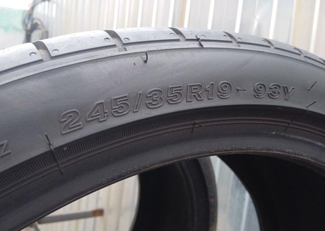 Bridgestone Potenza S001 245/35 R19