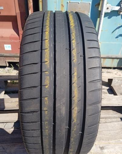 Michelin Pilot Sport 4 235/40 R18