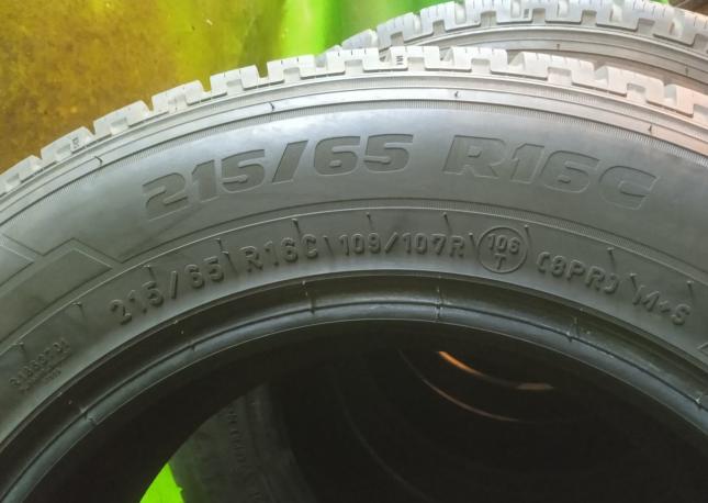 Pirelli Carrier Winter 215/65 R16C