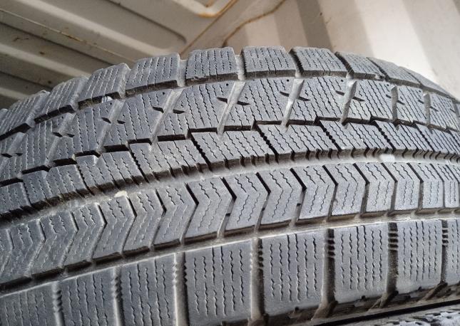 Bridgestone Blizzak VRX 185/65 R15