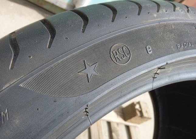 Pirelli P Zero 325/30 R21