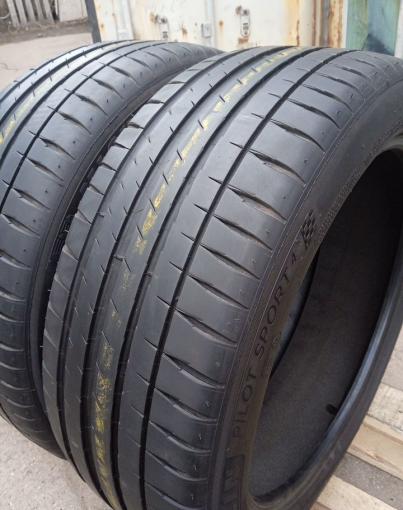Michelin Pilot Sport 4 235/45 R19