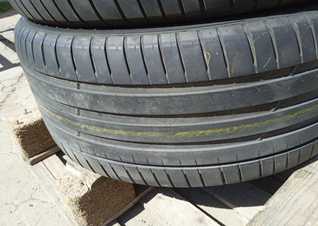 Michelin Pilot Sport 4 SUV 275/45 R21