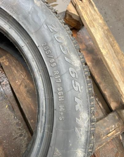 Pirelli Winter Sottozero 210 Serie II 205/65 R17