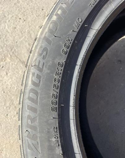 Bridgestone Blizzak LM-001 235/50 R19