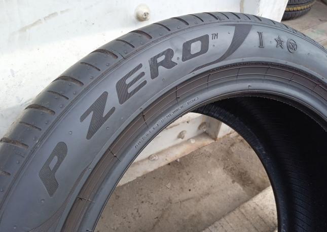 Pirelli P Zero PZ4 245/45 R18