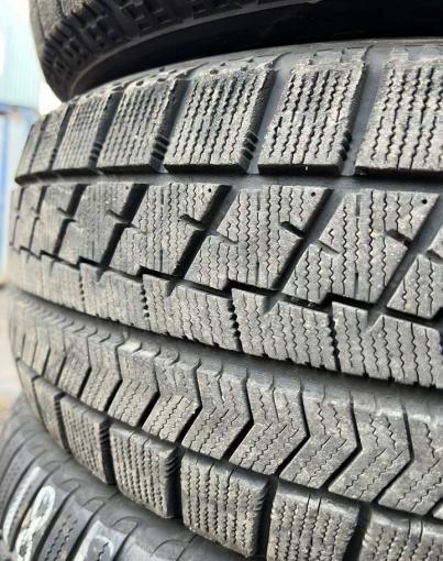 Bridgestone Blizzak VRX 215/60 R16