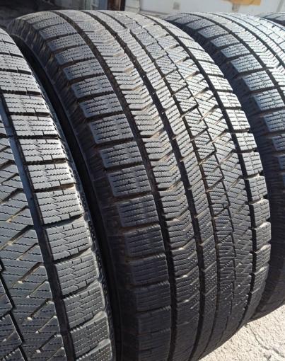 Bridgestone Blizzak VRX2 245/50 R18