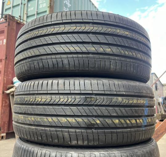 Kumho Majesty 9 Solus TA91 225/40 R19 и 255/35 R19