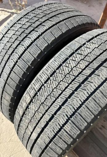 Bridgestone Blizzak VRX2 245/45 R19