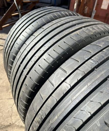 Pirelli P Zero PZ4 255/45 R19