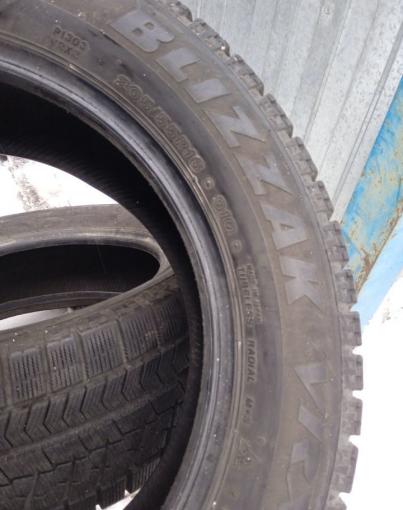 Bridgestone Blizzak VRX 205/55 R16