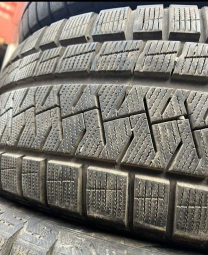 Pirelli Ice Asimmetrico 215/60 R16