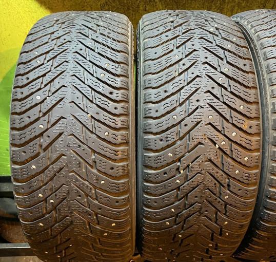 Nokian Tyres Hakkapeliitta 8 215/55 R17