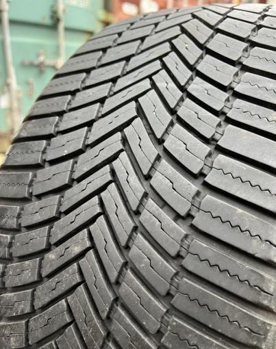 Bridgestone Weather Control A005 225/45 R18