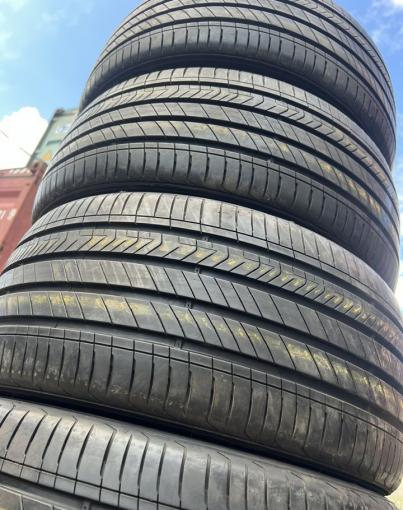 Kumho Majesty 9 Solus TA91 225/40 R19 и 255/35 R19