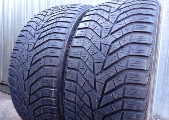 Yokohama BluEarth Winter V905 235/45 R17