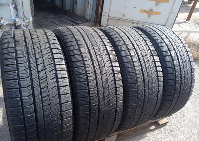 Bridgestone Blizzak VRX2 245/50 R18