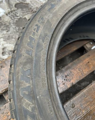 Bridgestone Blizzak LM-25 235/55 R19