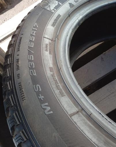 Goodyear Vector 4Seasons SUV 235/65 R17