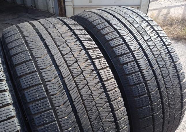 Bridgestone Blizzak VRX2 245/50 R18