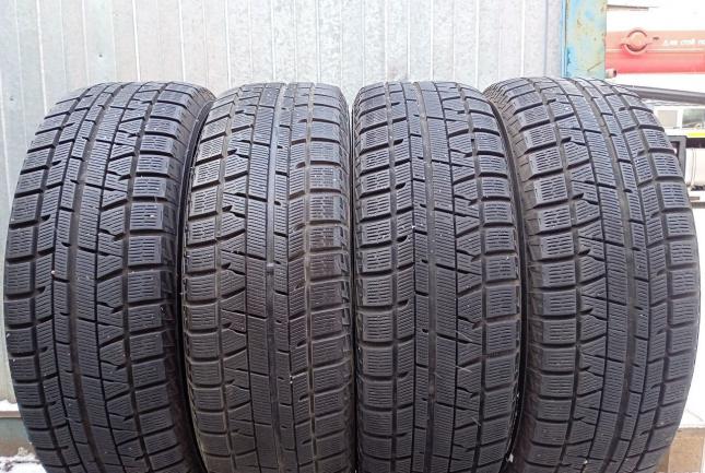 Yokohama Ice Guard IG50 215/60 R16