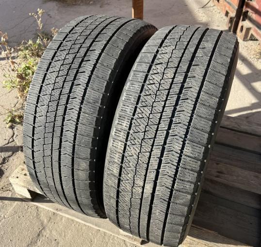 Bridgestone Blizzak VRX2 245/45 R19