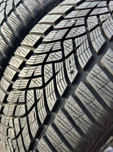Goodyear UltraGrip Performance+ 235/45 R18