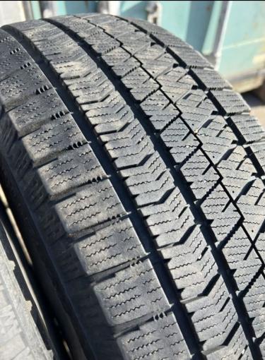 Bridgestone Blizzak VRX2 215/60 R16