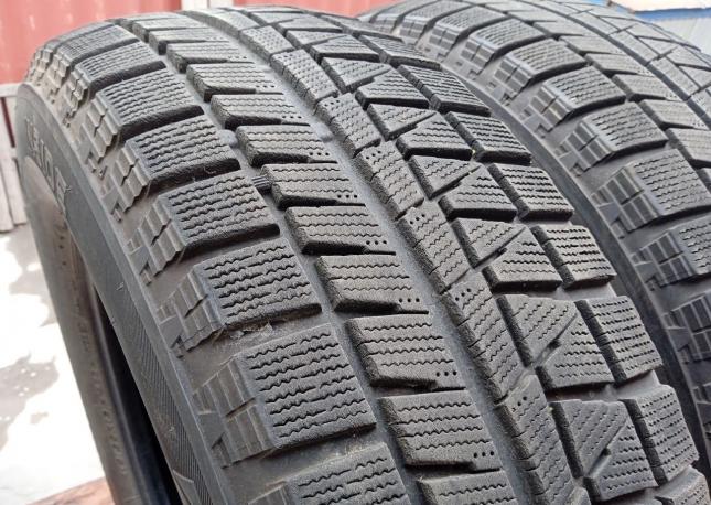 Bridgestone Blizzak Revo GZ 215/65 R16