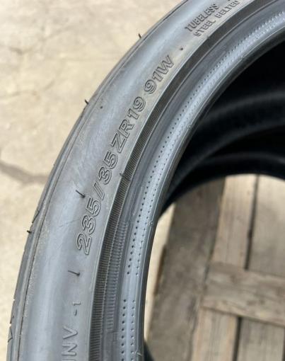 Nitto Invo 235/35 R19