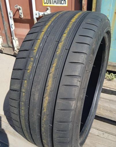 Michelin Pilot Sport 4 235/40 R18