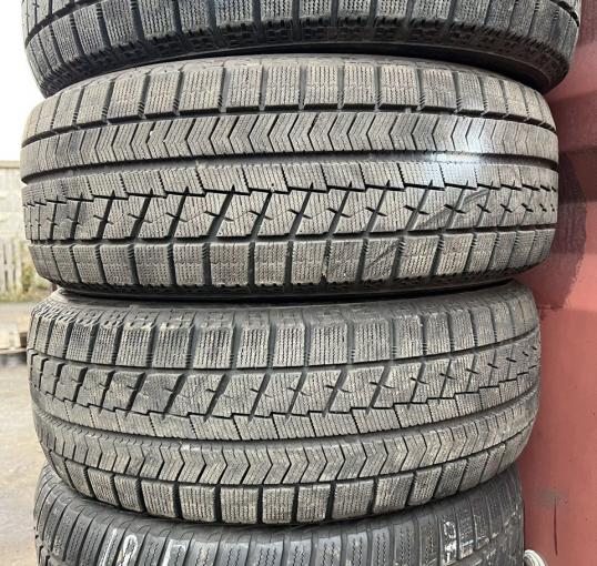 Bridgestone Blizzak VRX 215/60 R16