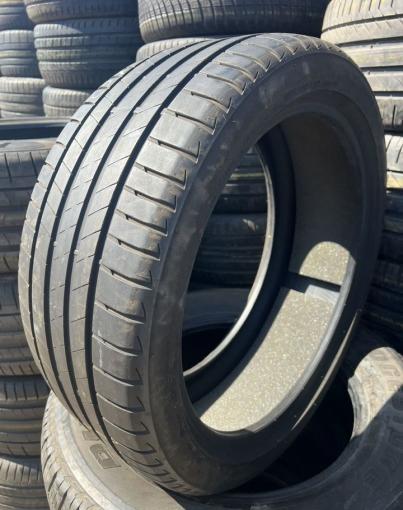 Bridgestone Turanza T005 255/40 R20