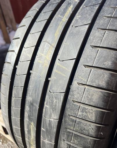 Pirelli P Zero PZ4 275/30 R21