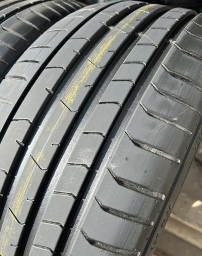 Pirelli P Zero PZ4 225/40 R19