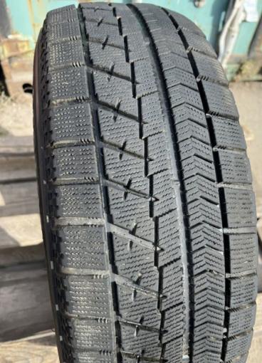 Bridgestone Blizzak VRX 215/65 R16