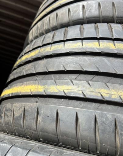 Michelin Pilot Sport 4 235/40 R18