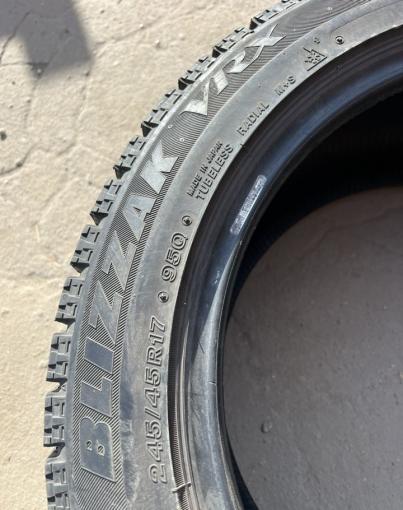 Bridgestone Blizzak VRX 245/45 R17