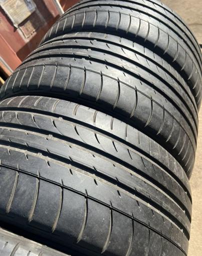 Dunlop SP QuattroMaxx 255/40 R19