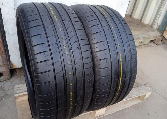 Pirelli P Zero PZ4 285/35 R21