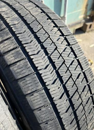 Bridgestone Blizzak VRX2 215/60 R16