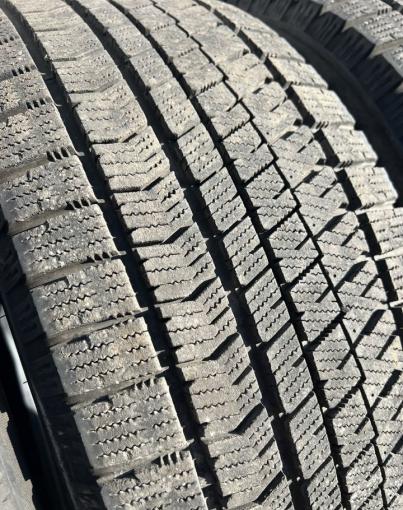 Bridgestone Blizzak VRX2 235/50 R18