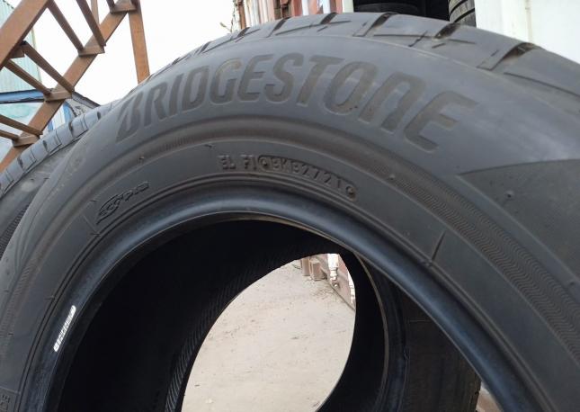 Bridgestone Playz PX-RV II 215/60 R16