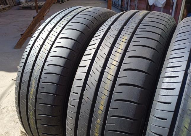 Dunlop Enasave RV505 215/60 R16